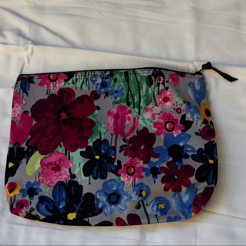 NEW Thirty-One Watercolor Floral Pouch